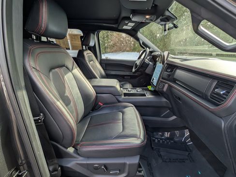 Certified 2022 Ford Expedition Limited image 12