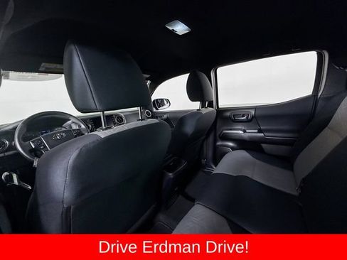 Certified 2021 Toyota Tacoma TRD Off-Road AWD/4WD image 10