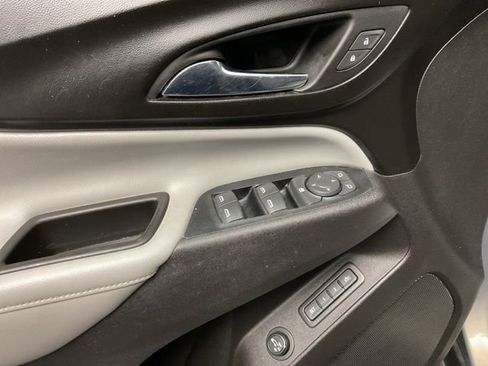 Used 2019 Chevrolet Equinox Premier image 11
