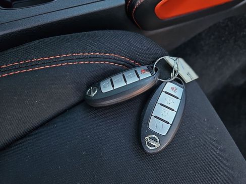 Used 2023 Nissan Frontier PRO-4X w/ Technology Package image 16