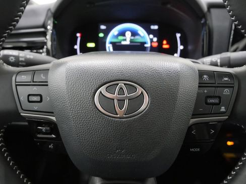 Used 2025 Toyota Camry SE w/ Multimedia Upgrade Package AWD/4WD image 15