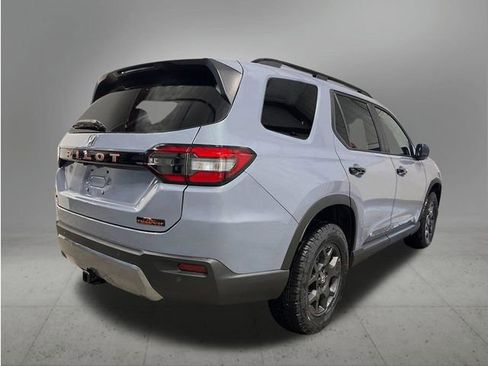 New 2026 Honda Pilot TrailSport image 5