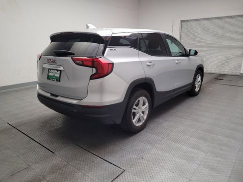 Used 2021 GMC Terrain SLE image 9