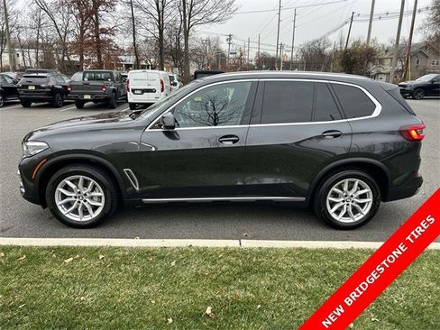 Used 2022 BMW X5 xDrive40i w/ Premium Package image 5
