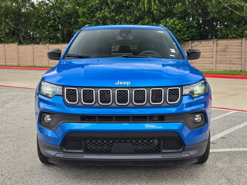 Used 2024 Jeep Compass Latitude AWD/4WD image 8