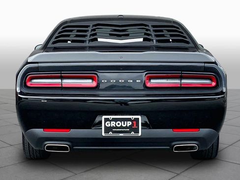 Used 2021 Dodge Challenger SXT RWD image 5