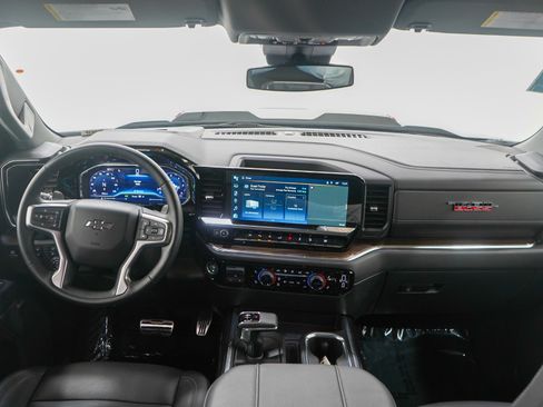 Used 2024 Chevrolet Silverado 1500 LT Trail Boss w/ LT Trail Boss Premium Package image 16