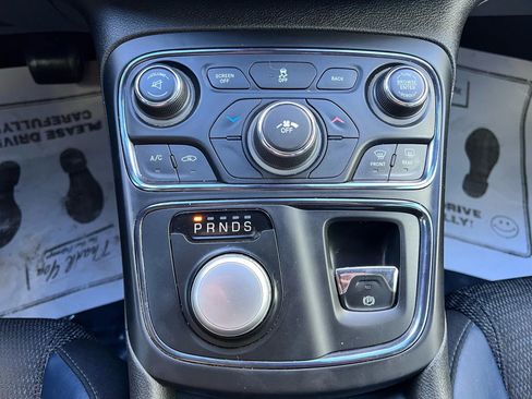 Used 2015 Chrysler 200 S image 36
