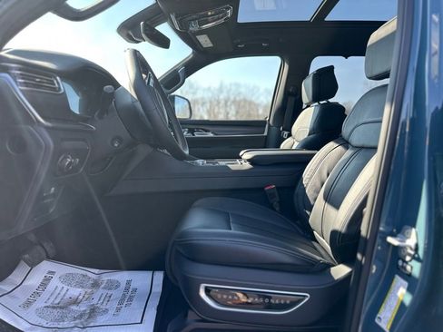 New 2026 Jeep Grand Wagoneer Summit AWD/4WD image 9
