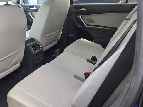 Used 2018 Volkswagen Tiguan SE FWD image 6