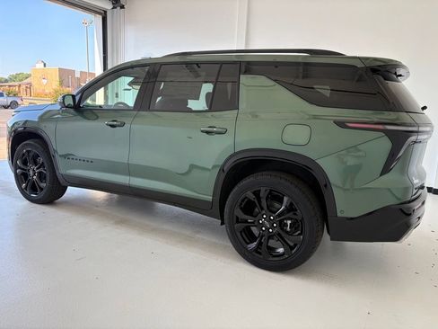 New 2027 Chevrolet Traverse RS w/ LPO, Floor Liner Package FWD image 20