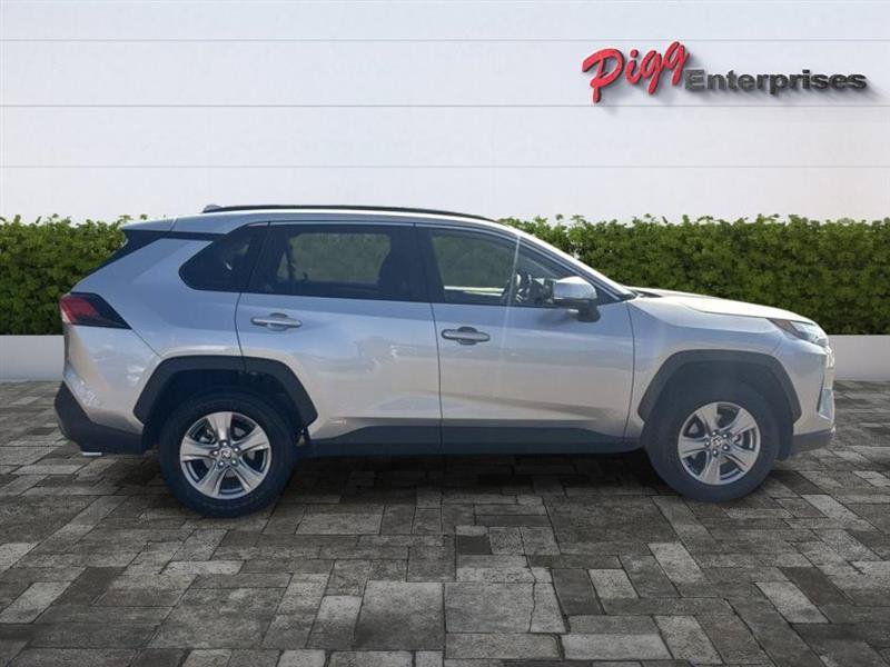 Used 2025 Toyota RAV4 XLE w/ Convenience Package AWD/4WD image 7