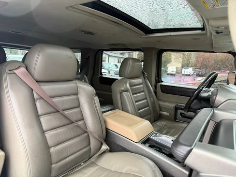 Used 2004 HUMMER H2 w/ Preferred Equipment Group AWD/4WD image 28