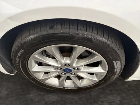 Used 2017 Ford Fusion SE w/ Fusion SE Technology Package FWD image 30