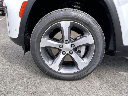 New 2026 Jeep Grand Cherokee L Limited w/ Luxury Tech Group II image 10