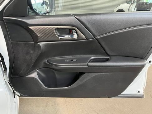 Used 2016 Honda Accord Sport image 11