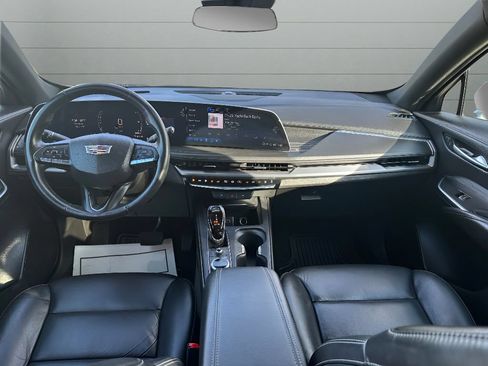 Used 2024 Cadillac XT4 Premium Luxury FWD image 16