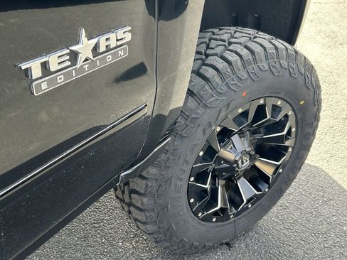 Used 2018 Chevrolet Silverado 1500 LT w/ Texas Edition image 20