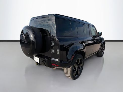 New 2026 Land Rover Defender 110 X-Dynamic SE image 5