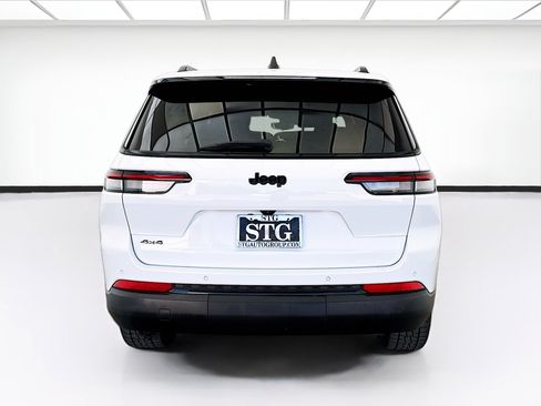 Used 2024 Jeep Grand Cherokee L Altitude AWD/4WD image 5