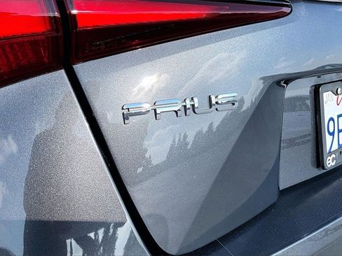 Used 2022 Toyota Prius L Eco image 22