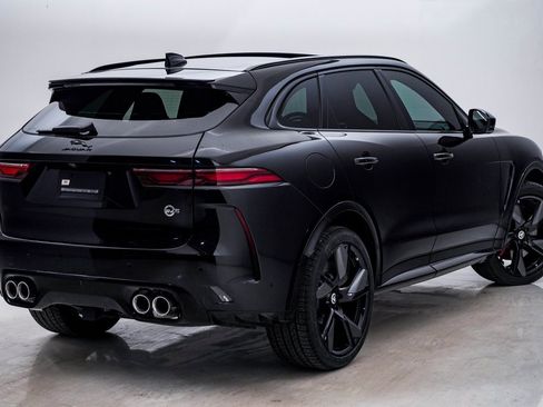 Used 2025 Jaguar F-PACE SVR image 11