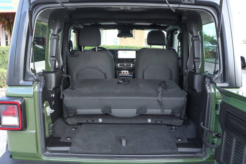 Used 2024 Jeep Wrangler Sport AWD/4WD image 9