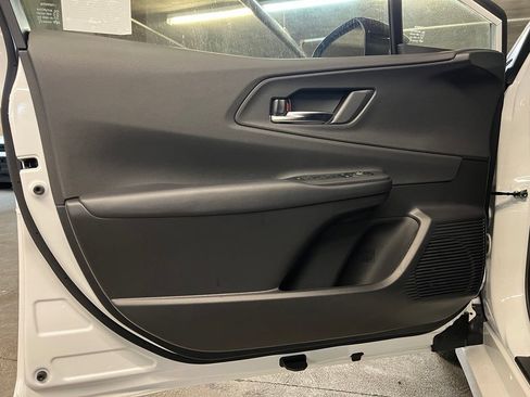 New 2026 Toyota Prius Plug-In Hybrid FWD image 34