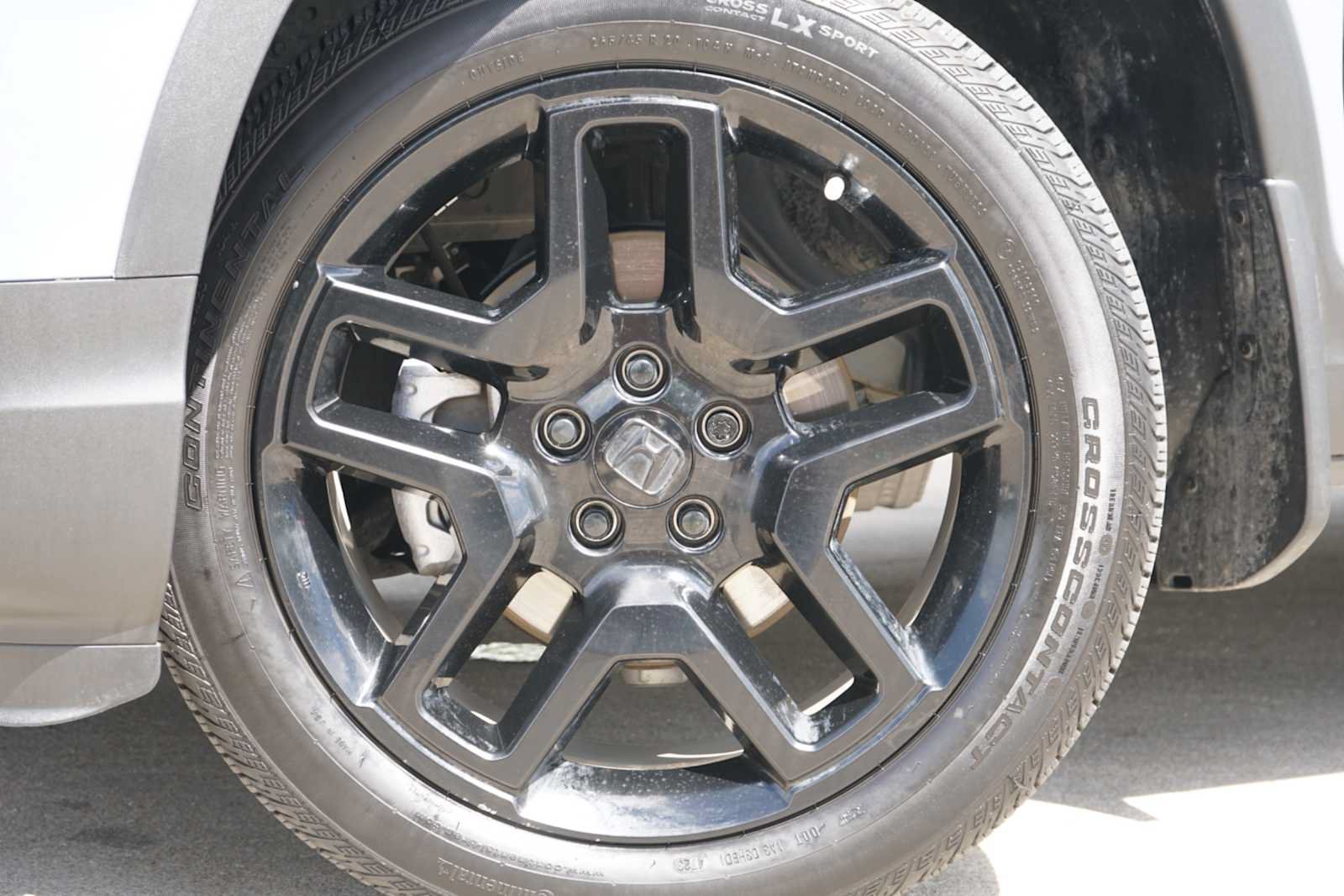 Used 2024 Honda Passport Black Edition image 2