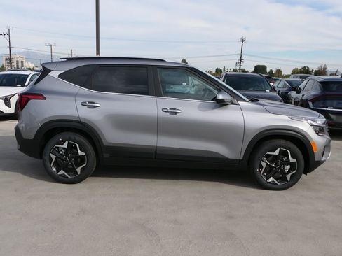 New 2026 Kia Seltos EX image 2