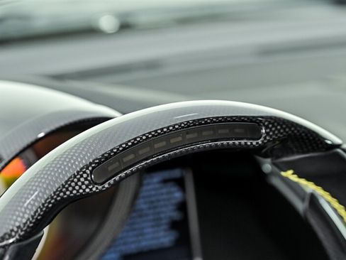 Used 2020 Ferrari 812 Superfast RWD image 23