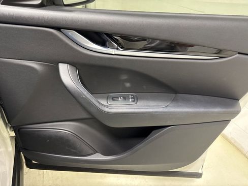 Used 2021 Maserati Levante Base image 37