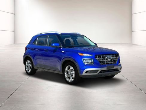 New 2025 Hyundai Venue SEL image 11