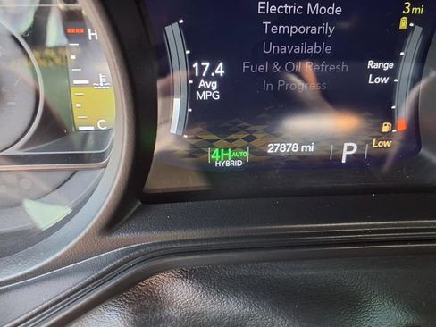 Used 2024 Jeep Wrangler Unlimited image 17