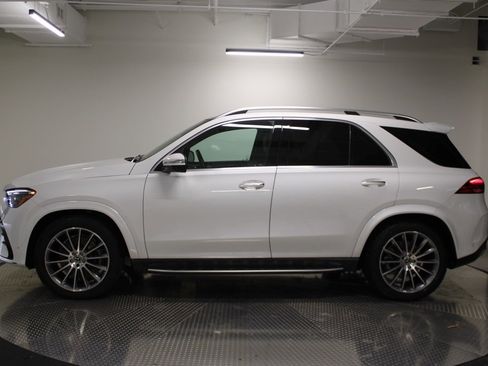 Certified 2025 Mercedes-Benz GLE 580 GLE 580 image 2
