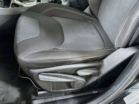 Used 2016 Jeep Cherokee Latitude FWD image 23