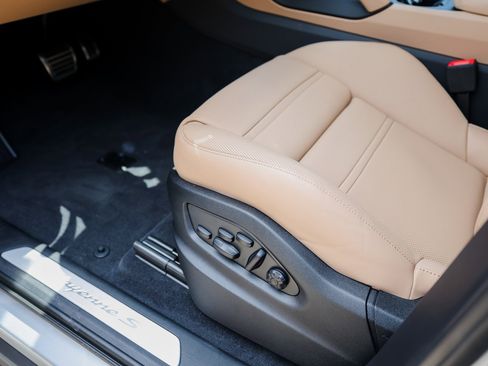 New 2025 Porsche Cayenne S image 14