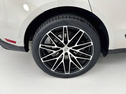 Used 2022 Porsche Macan AWD/4WD image 32