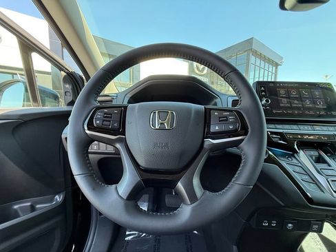 Used 2025 Honda Odyssey Touring image 21