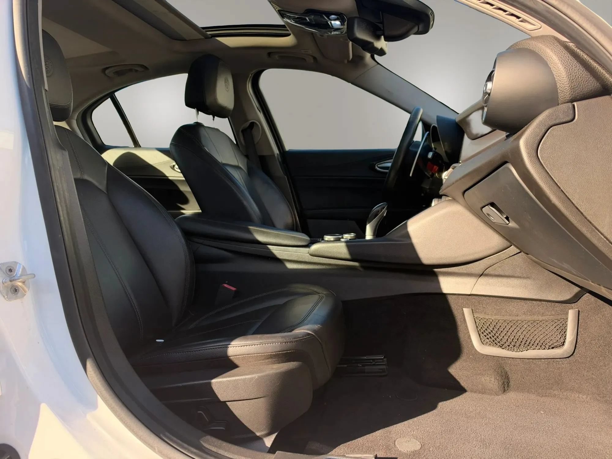 Used 2019 Alfa Romeo Giulia AWD w/ Quick Order Package 22J Sport image 24