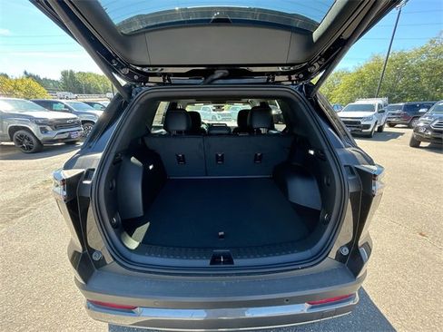 New 2025 Chevrolet Equinox ACTIV w/ Safety and Technology Package image 26