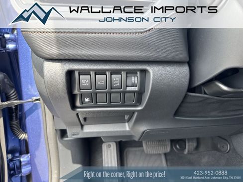 Used 2025 Subaru Forester Touring AWD/4WD image 33
