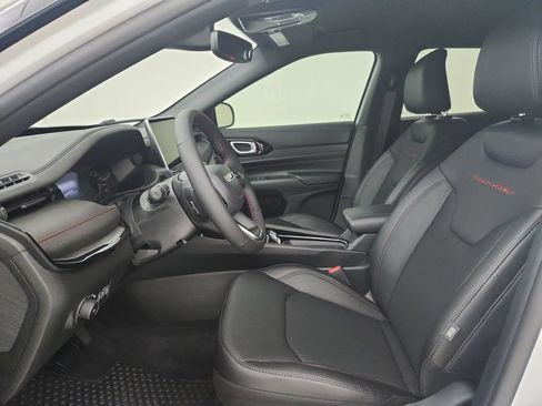 New 2026 Jeep Compass Trailhawk AWD/4WD image 18