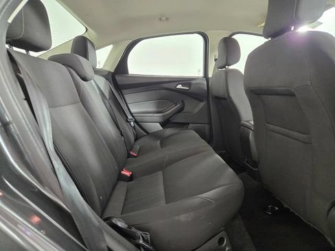 Used 2018 Ford Focus SE FWD image 16