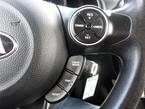 Used 2019 Kia Soul Base 6A image 18