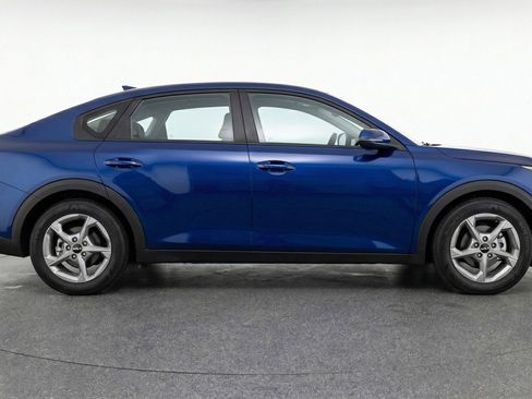 Used 2025 Kia K4 FWD image 11