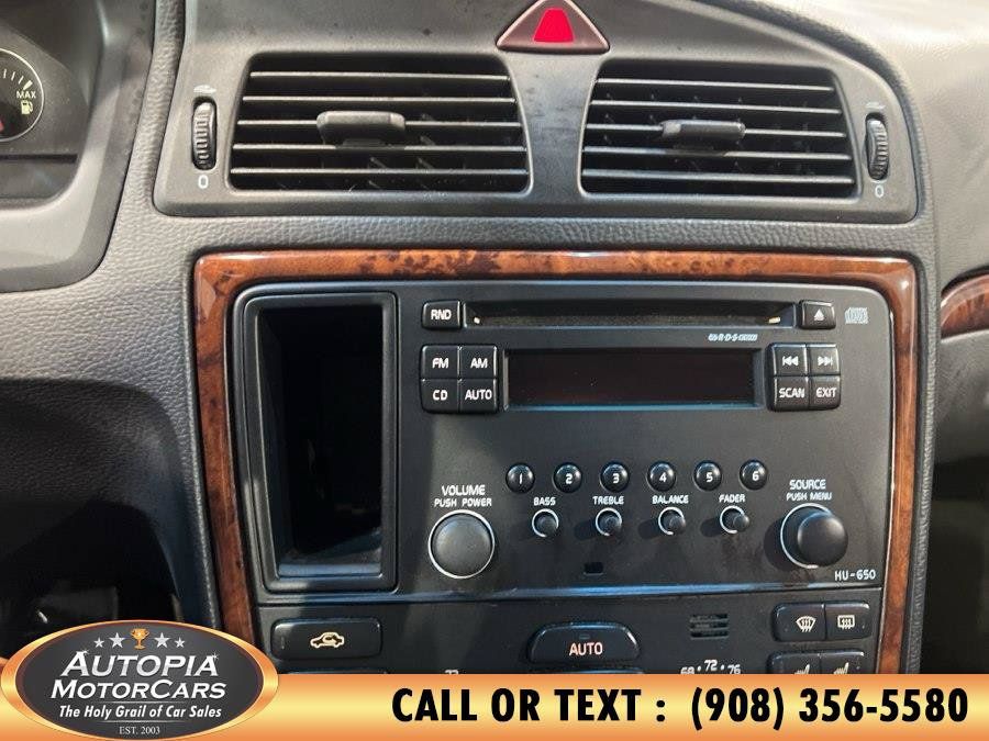 Used 2005 Volvo XC70 AWD/4WD image 24