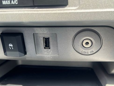 Used 2010 Ford Escape XLT image 30