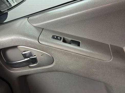 Used 2018 Nissan Frontier SV AWD/4WD image 17