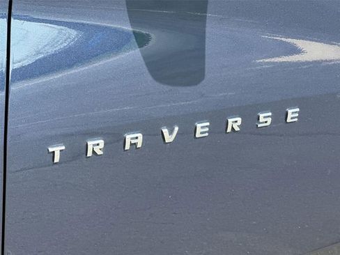 Used 2023 Chevrolet Traverse LT w/ LT Premium Package AWD/4WD image 32